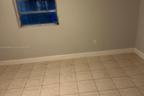 Villa ou maison à louer à North Miami Beach, Floride: 4 chambres, 189.15 m2 № 2004579 - photo 19