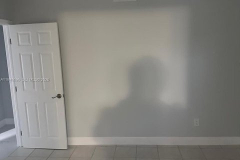 Villa ou maison à louer à North Miami Beach, Floride: 4 chambres, 189.15 m2 № 2004579 - photo 22