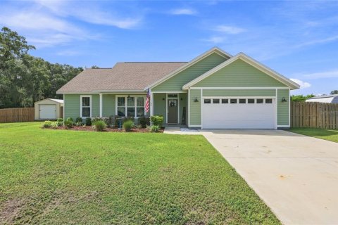 House in Trenton, Florida 3 bedrooms, 154.4 sq.m. № 2361521