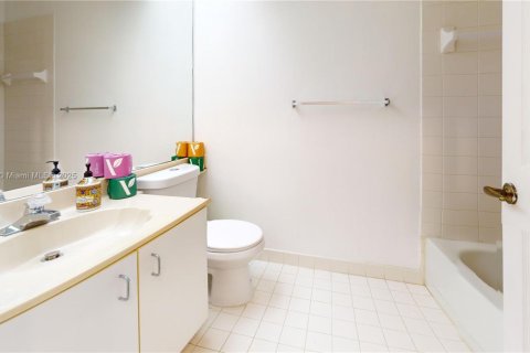 Villa ou maison à vendre à Homestead, Floride: 2 chambres, 108.79 m2 № 1946618 - photo 16