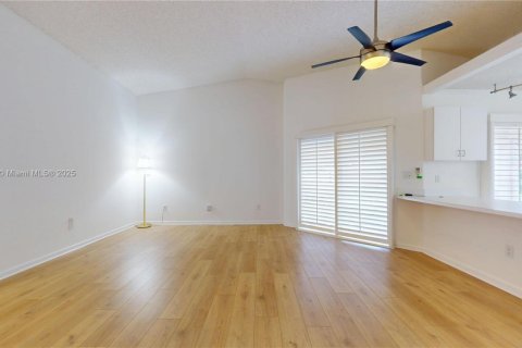 Villa ou maison à vendre à Homestead, Floride: 2 chambres, 108.79 m2 № 1946618 - photo 5