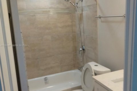 Condominio en alquiler en Deerfield Beach, Florida, 2 dormitorios, 65.87 m2 № 1990696 - foto 3