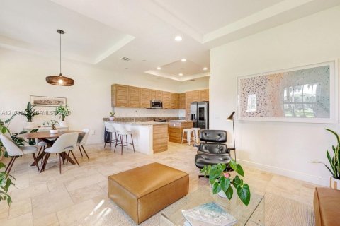 Townhouse in Doral, Florida 3 bedrooms, 226.5 sq.m. № 2409129 - photo 14