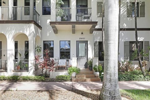 Townhouse in Doral, Florida 3 bedrooms, 226.5 sq.m. № 2409129 - photo 7