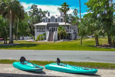 House in Crystal River, Florida 3 bedrooms, 343.27 sq.m. № 2151337 - photo 3