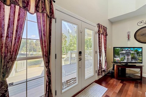 House in Crystal River, Florida 3 bedrooms, 343.27 sq.m. № 2151337 - photo 9