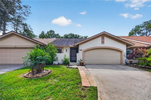 Townhouse in Tampa, Florida 2 bedrooms, 102.1 sq.m. № 2416687 - photo 29
