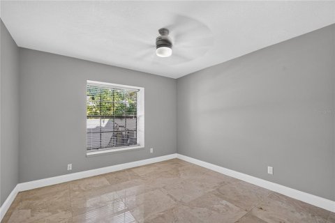 Townhouse in Tampa, Florida 2 bedrooms, 102.1 sq.m. № 2416687 - photo 18