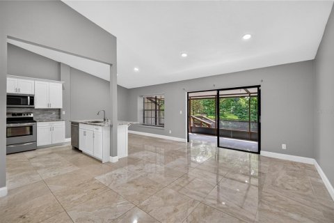 Townhouse in Tampa, Florida 2 bedrooms, 102.1 sq.m. № 2416687 - photo 3