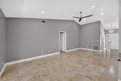 Townhouse in Tampa, Florida 2 bedrooms, 102.1 sq.m. № 2416687 - photo 6