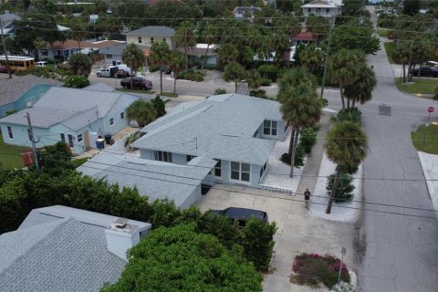 House in Clearwater, Florida 3 bedrooms, 196.21 sq.m. № 2166023 - photo 21