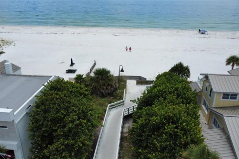 House in Clearwater, Florida 3 bedrooms, 196.21 sq.m. № 2166023 - photo 13