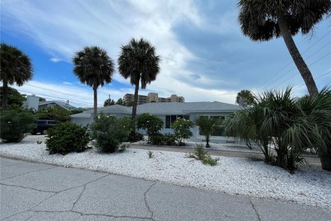 House in Clearwater, Florida 3 bedrooms, 196.21 sq.m. № 2166023 - photo 27