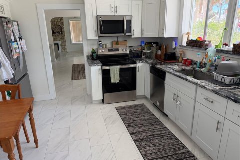 House in Clearwater, Florida 3 bedrooms, 196.21 sq.m. № 2166023 - photo 3