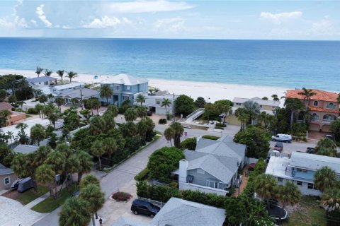 House in Clearwater, Florida 3 bedrooms, 196.21 sq.m. № 2166023 - photo 2