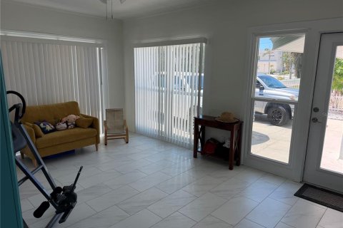 House in Clearwater, Florida 3 bedrooms, 196.21 sq.m. № 2166023 - photo 18