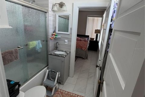 House in Clearwater, Florida 3 bedrooms, 196.21 sq.m. № 2166023 - photo 23