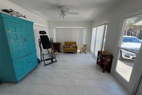 House in Clearwater, Florida 3 bedrooms, 196.21 sq.m. № 2166023 - photo 11