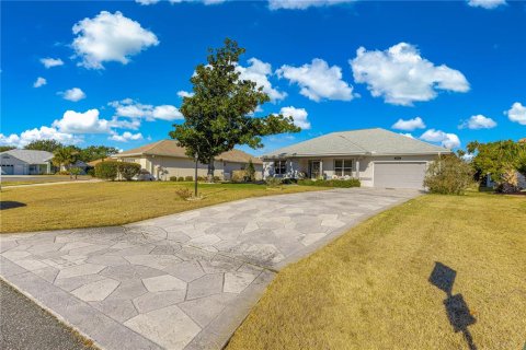 House in Summerfield, Florida 2 bedrooms, 130.81 sq.m. № 2107419 - photo 2