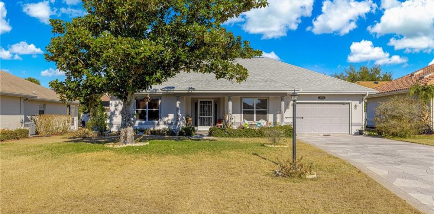 House in Summerfield, Florida 2 bedrooms, 130.81 sq.m. № 2107419