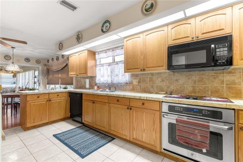 House in Summerfield, Florida 2 bedrooms, 130.81 sq.m. № 2107419 - photo 17