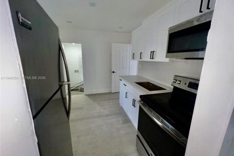 Снять в аренду виллу или дом в Майами, Флорида 2 спальни, 49.24м2, № 2002616 - фото 6