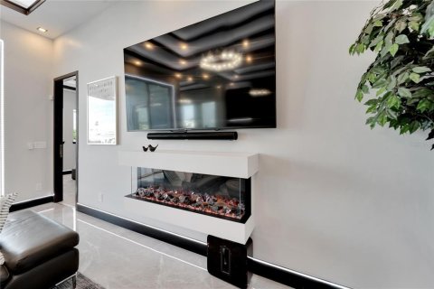 Casa en venta en Apollo Beach, Florida, 4 dormitorios, 198.72 m2 № 1258975 - foto 11