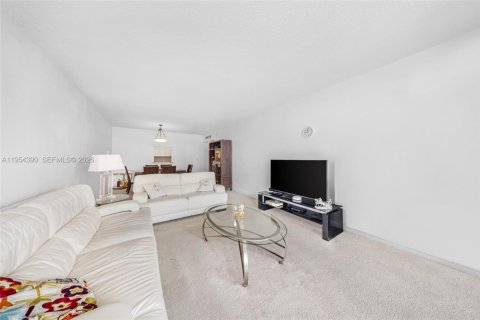 Condominio en venta en Sunny Isles Beach, Florida, 2 dormitorios, 139.82 m2 № 2042462 - foto 4