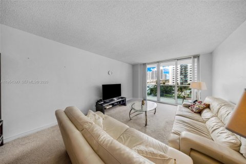 Condominio en venta en Sunny Isles Beach, Florida, 2 dormitorios, 139.82 m2 № 2042462 - foto 5