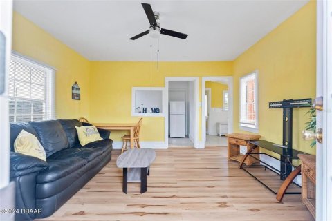 House in Daytona Beach, Florida 5 bedrooms, 284.19 sq.m. № 1832062 - photo 27