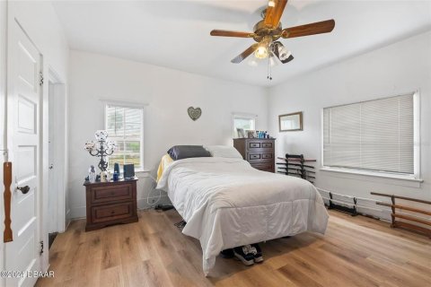 House in Daytona Beach, Florida 5 bedrooms, 284.19 sq.m. № 1832062 - photo 25