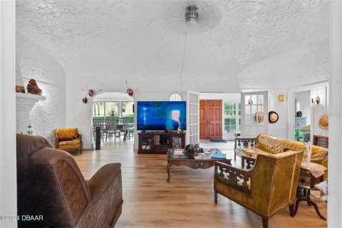 House in Daytona Beach, Florida 5 bedrooms, 284.19 sq.m. № 1832062 - photo 15