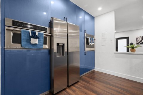 Купить виллу или дом в Майами, Флорида 5 спален, 180.32м2, № 1996154 - фото 10