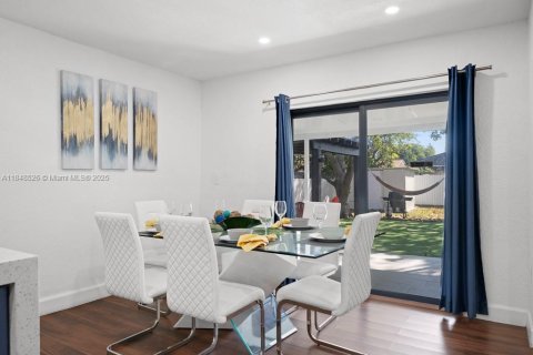 Купить виллу или дом в Майами, Флорида 5 спален, 180.32м2, № 1996154 - фото 12