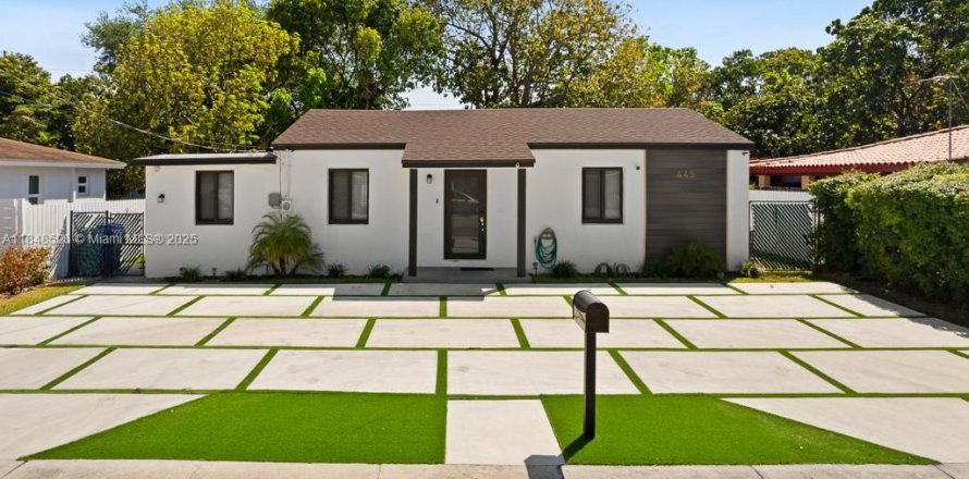 Дом в Майами, Флорида 5 спален, 180.32м2 № 1996154