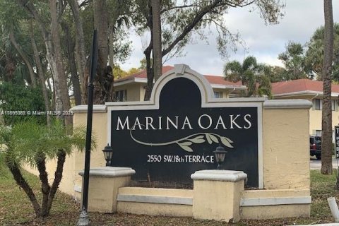 Снять в аренду кондоминиум в Форт-Лодердейл, Флорида 2 спальни, 79.71м2, № 1947626 - фото 1