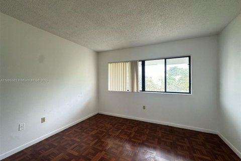 Снять в аренду кондоминиум в Форт-Лодердейл, Флорида 2 спальни, 79.71м2, № 1947626 - фото 5