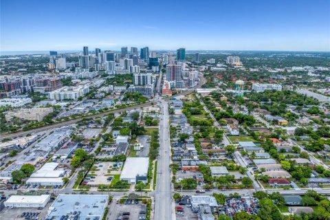 Propiedad comercial en venta en Fort Lauderdale, Florida, 441.56 m2 № 1977672 - foto 27