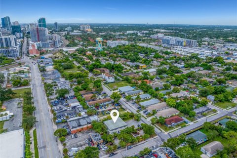 Propiedad comercial en venta en Fort Lauderdale, Florida, 441.56 m2 № 1977672 - foto 23