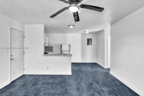 Propiedad comercial en venta en Fort Lauderdale, Florida, 441.56 m2 № 1977672 - foto 10