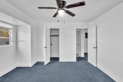 Propiedad comercial en venta en Fort Lauderdale, Florida, 441.56 m2 № 1977672 - foto 16