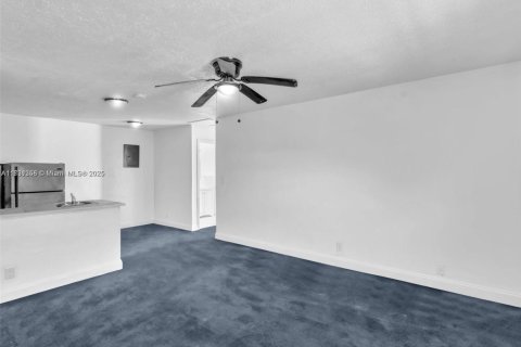 Propiedad comercial en venta en Fort Lauderdale, Florida, 441.56 m2 № 1977672 - foto 8