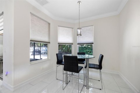 Casa en venta en Orlando, Florida, 5 dormitorios, 249.16 m2 № 1898536 - foto 13