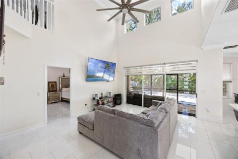 Casa en venta en Orlando, Florida, 5 dormitorios, 249.16 m2 № 1898536 - foto 12