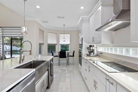 Casa en venta en Orlando, Florida, 5 dormitorios, 249.16 m2 № 1898536 - foto 7