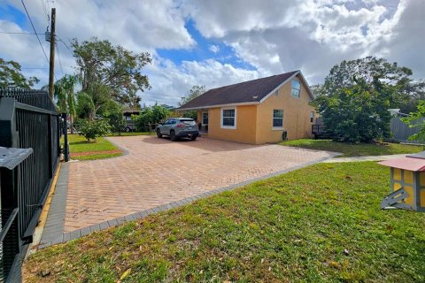 Villa ou maison à vendre à Tampa, Floride: 3 chambres, 112.97 m2 № 1720818 - photo 4