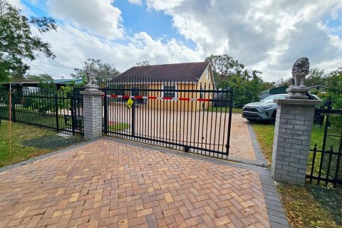 Villa ou maison à vendre à Tampa, Floride: 3 chambres, 112.97 m2 № 1720818 - photo 1