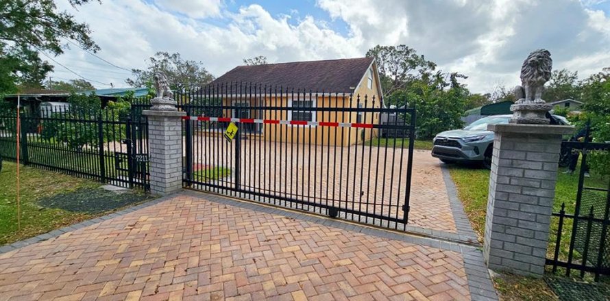 Villa ou maison à Tampa, Floride 3 chambres, 112.97 m2 № 1720818