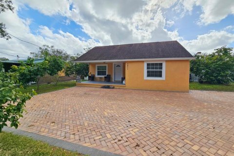 Villa ou maison à vendre à Tampa, Floride: 3 chambres, 112.97 m2 № 1720818 - photo 3