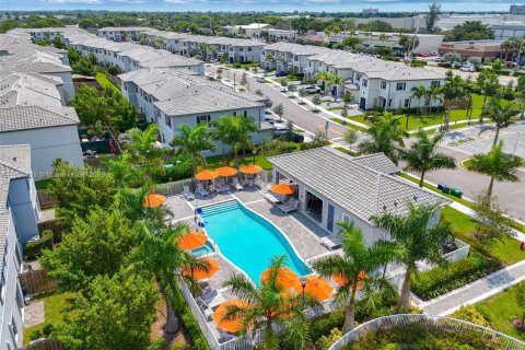 Townhouse in Coral Springs, Florida 3 bedrooms, 124.86 sq.m. № 1893296 - photo 19